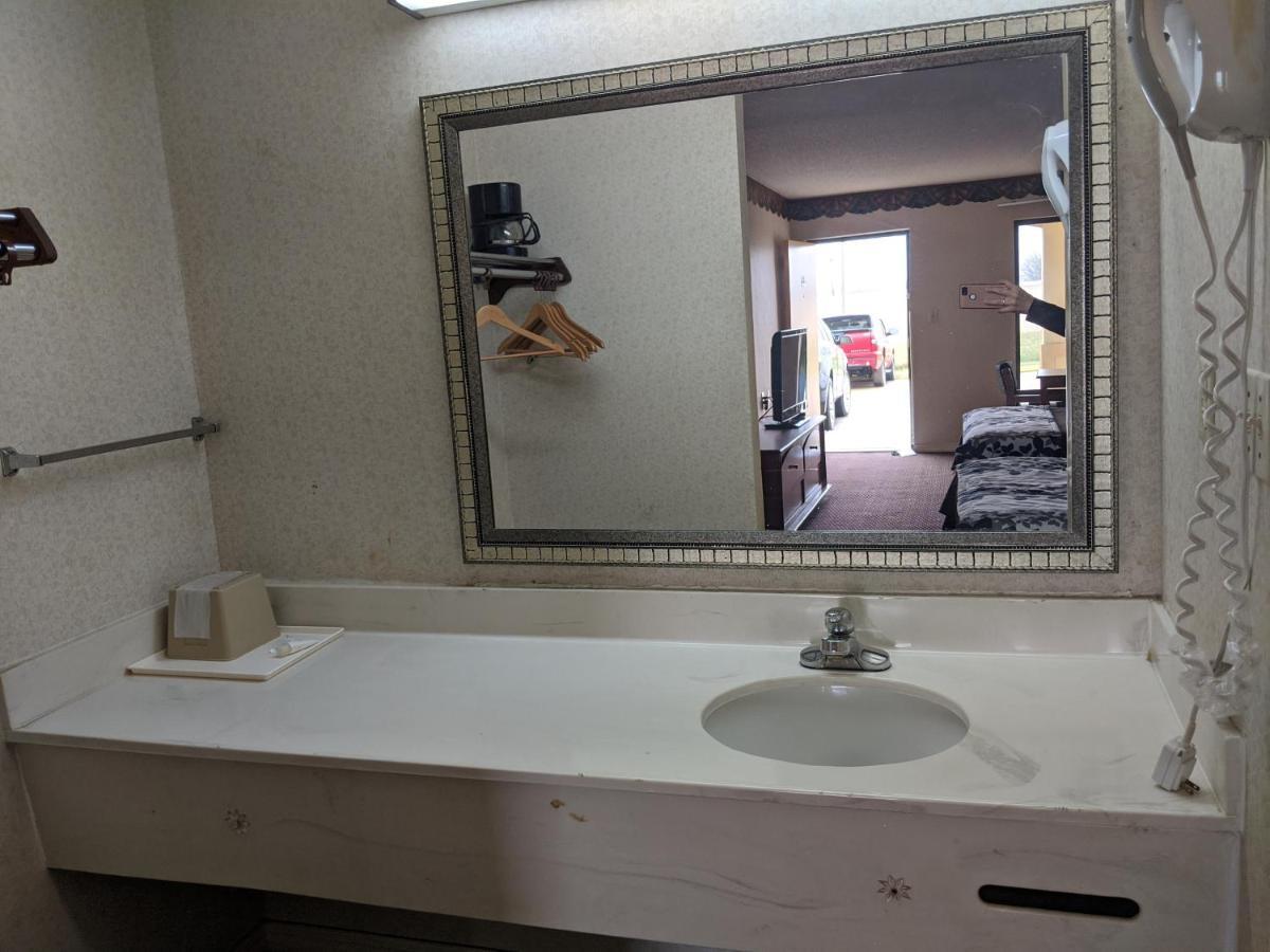 Key West Inn - Montgomery South Екстериор снимка
